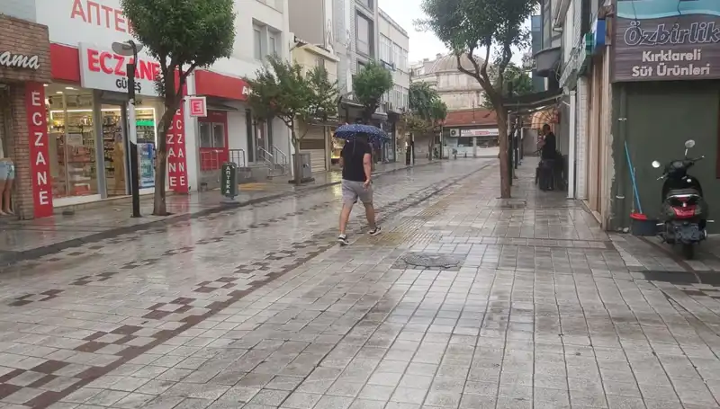 Kırklareli'de Sağanak Yağış Hayatı Olumsuz Etkiledi, Nehirler Taşkın Tehlikesiyle Karşı Karşıya