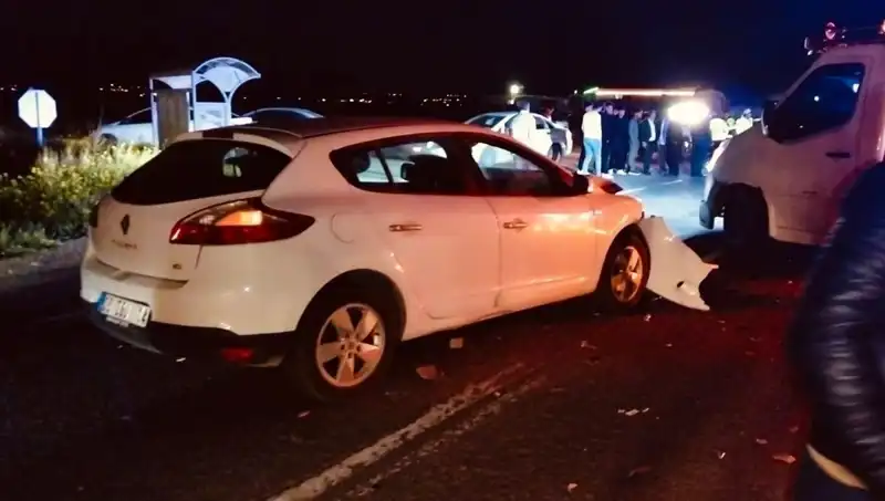 Otoyolda Kafa Kafaya Çarpışma: Bir Ölü, Yedi Yaralı