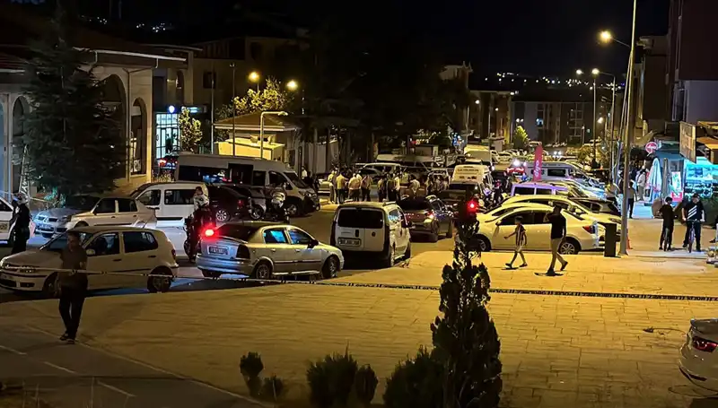 İki Aile Arasında Büyüyen Kavga: 1'i Ağır 3 Yaralı