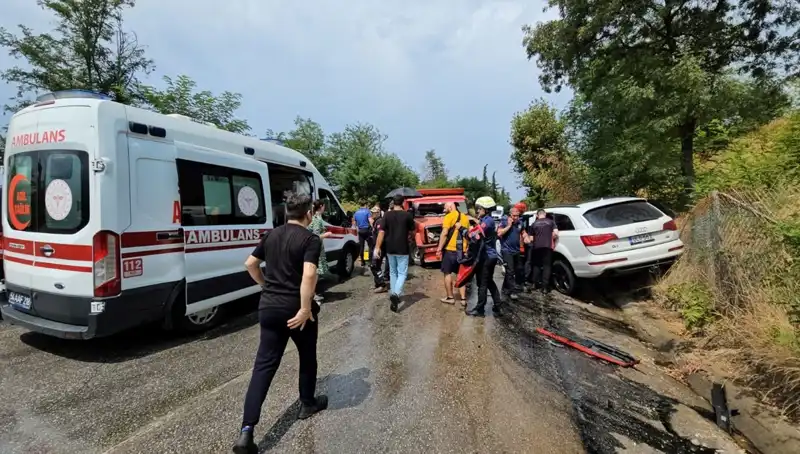 Sakarya'da Kamyonet-Cip Çarpıştı: 4 Çocuk, 5 Yaralı