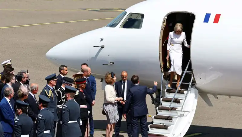Eşi Brigitte Macron’un Elini Bıraktı: Son Derece İlginç Sebepler Açıklandı