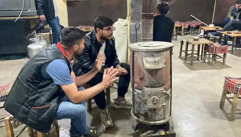 Türkiye Kışın Sıcaklık Rekorları Kırarken, Sokaklar Sobacılarla Dolu
