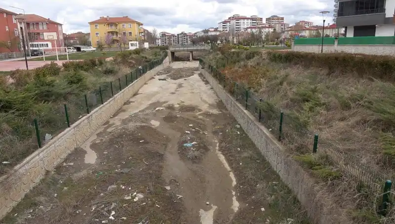 Coşkun Nehirler Kuraklıkla Yüzleşiyor: Tehlikeli Dönüşüm
