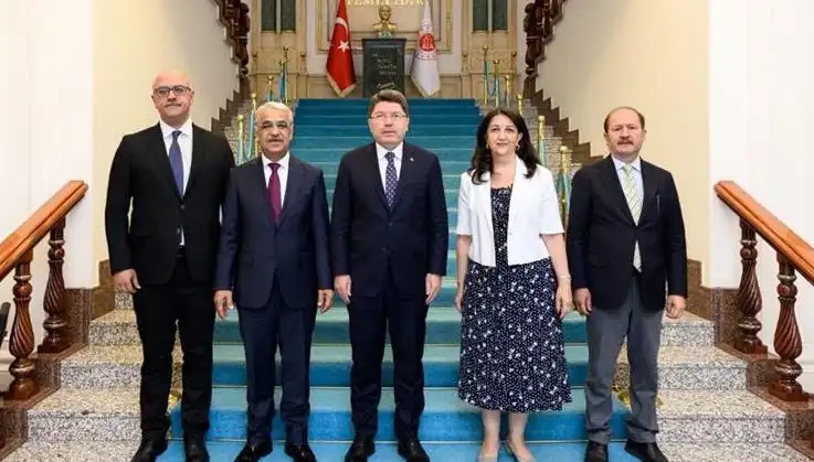 DEM Parti İmralı Heyeti, Adalet Bakanı Yılmaz Tunç ile Kritik Toplantı Gerçekleştirdi