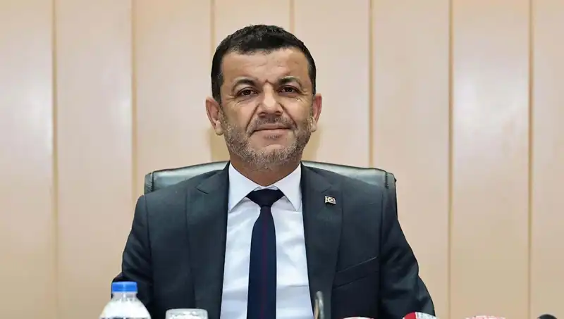 Bülent Nuri Çavuşoğlu: CHP Kurultayı'nın Divan Başkanı'nın Hayatı ve Başarıları