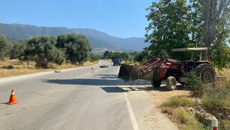 İzmir'de Motosiklet Kazası: Sürücü Ağır Yaralandı, Hayati Tehlikesi Devam Ediyor