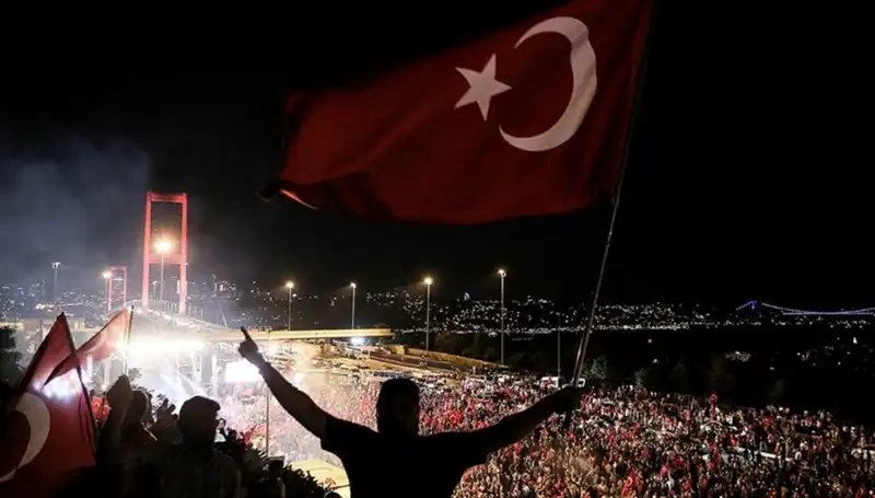 15 Temmuz'un Anısına Özel Gösterim: "En Uzun Gece" Külliye'de Sahne Alıyor
