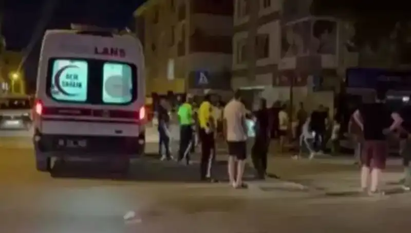 Alkollü Sürücü Yayaları Kamyonetle Ezerek Flaş Etkiler Yarattı