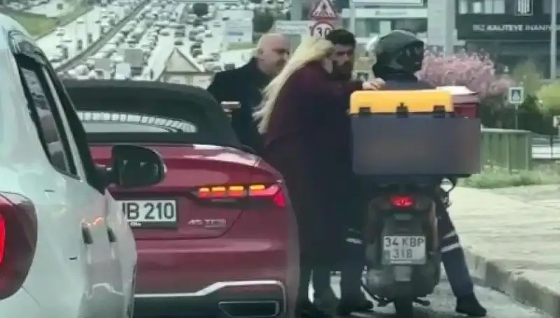 D-100'de Korkunç Olay: Tartışma Büyüdü, Motokuryeye Silah Çekildi