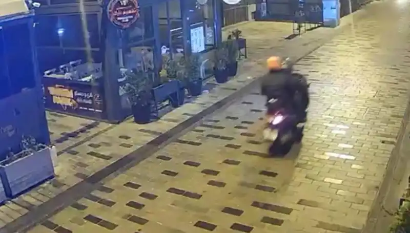 Gece Kulübünde Haraç Saldırısı: Torpil ve Silah İle Şoke Eden Olay