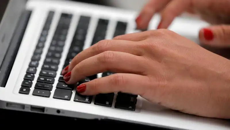 Laptop Mikrofonları Kapalıyken Dinleme Tehlikesi: Bilmeniz Gerekenler