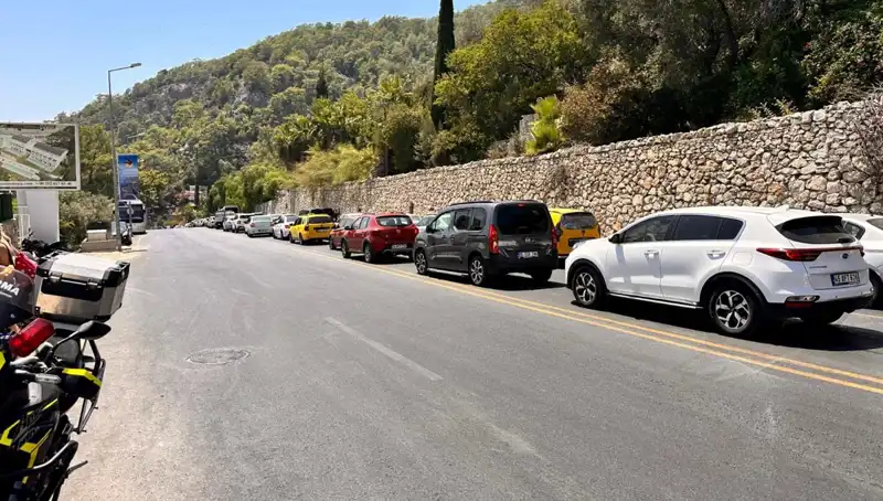 Fethiye-Ölüdeniz Yolunda Tatilciler için Üç Kilometre Kuyruk Oluştu!