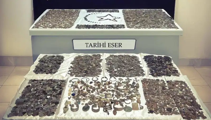 Sınırdaki Kaçakçılara Darbede 12 Bin 770 Tarihi Eser Ele Geçirildi!
