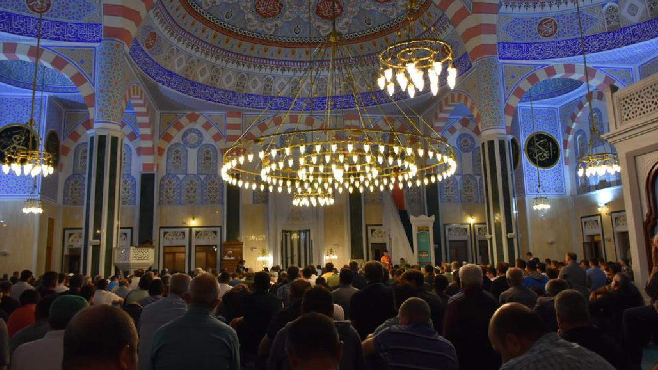 Regaip Kandili'nin Bereketi Toplumda Hissedildi