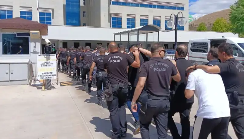 Ankara'da Tehditkar Haraç Çetesine Dev Operasyon: Avukatlar Arasında Çeteden Çıkanlar!