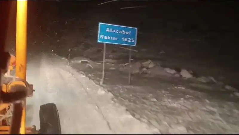 Antalya'da Kar Sürprizi: Şehir Beyaza Büründü ve Neler Olacak?