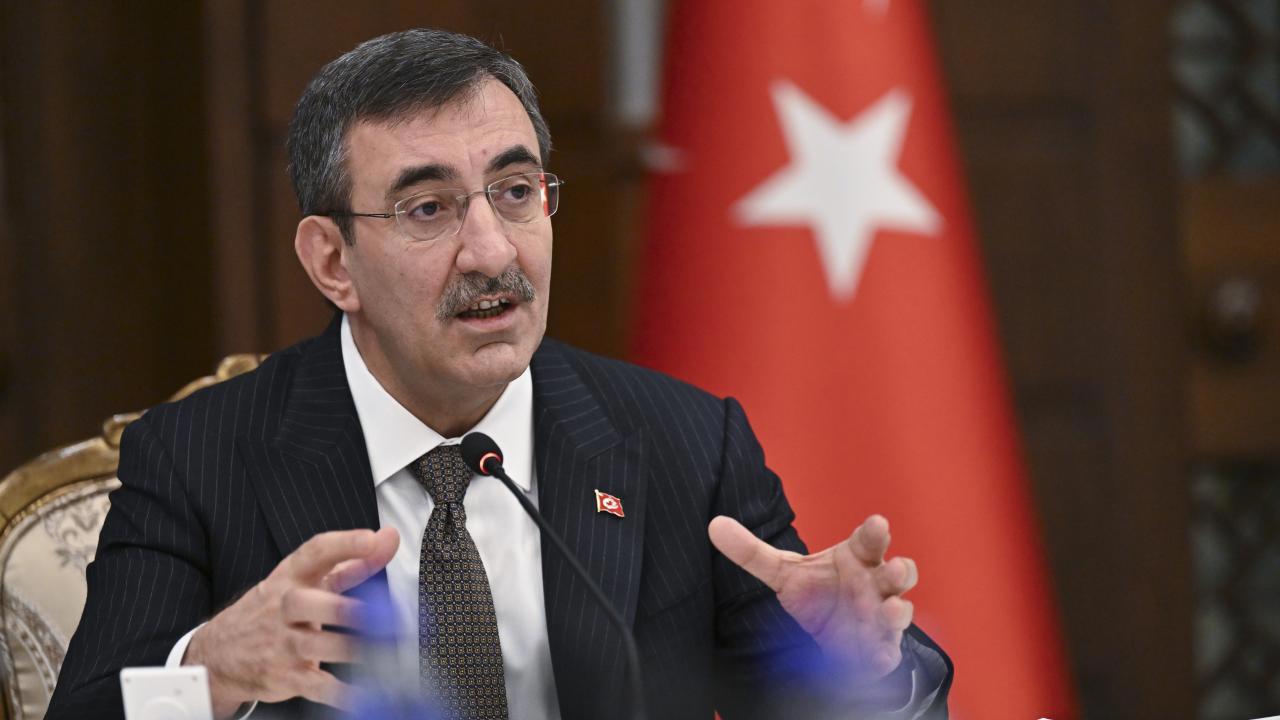 Cumhurbaşkanı Yardımcısı Yılmaz, Genç Çiftlere Maddi Destekler Sağlayacak