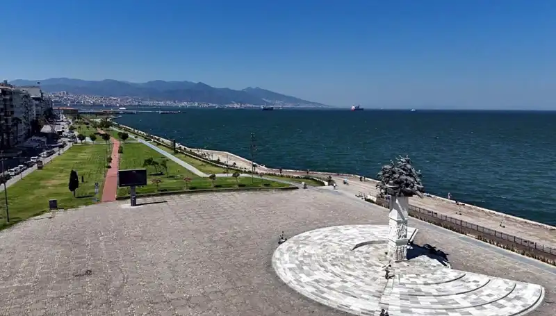 Sıcak Hava Dalgası, Şehirde Tarihi Boş Yollar Yaratıyor!