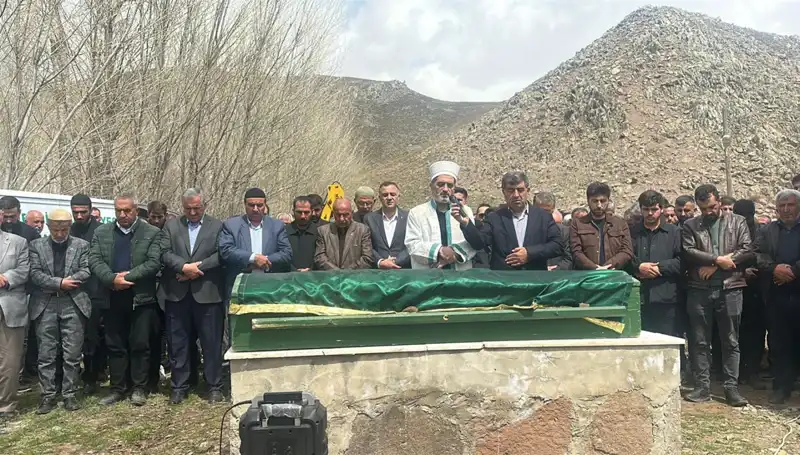 Baba ile Kızlarına Acı Veda: Kalplerde Derin Yaralar Açan Bir Hikaye