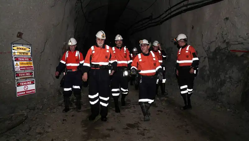 Bakan Işıkhan, Altın Madeninin Derinliklerine İndi: Yeni Faaliyetler Neler?