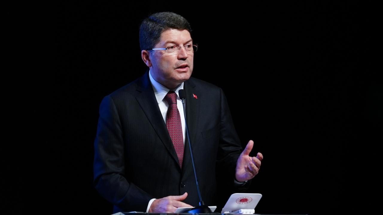 Bakan Tunç: Yangınla ilgili Adli Soruşturma Başlatıldı