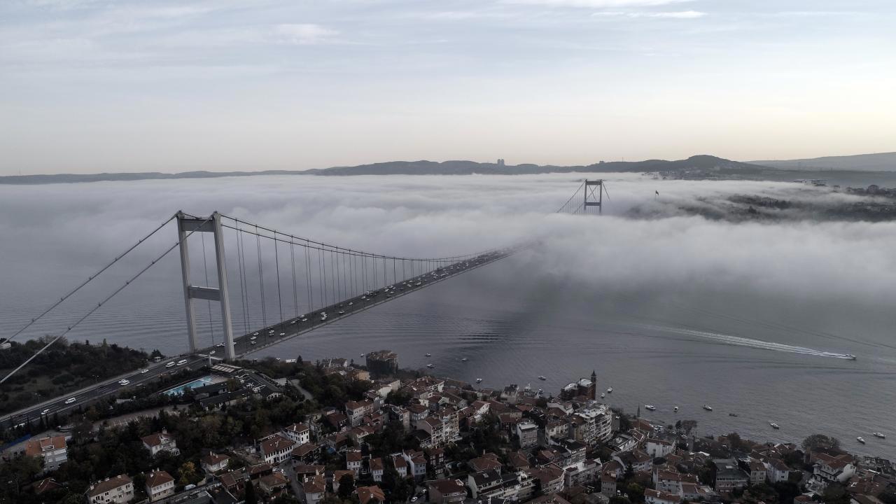 İstanbul Boğazı'nda Gemi Trafiği Aniden Kapatıldı