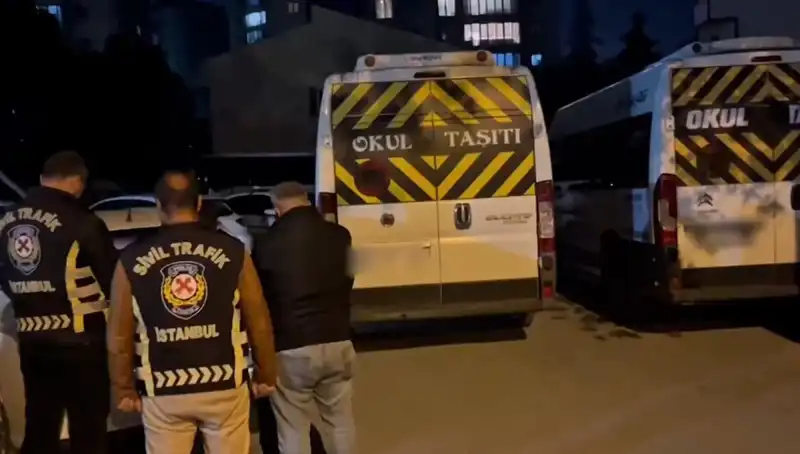 Şoke Eden Görüntüler: İki Servis Sürücüsü Gözetim Altında!