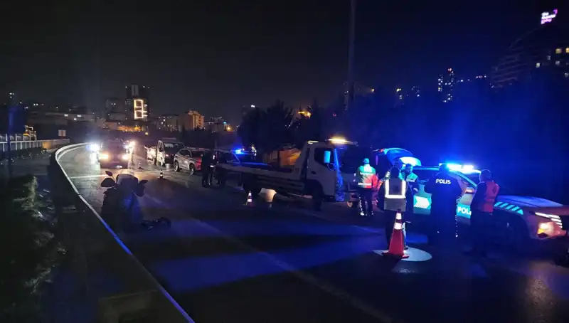 TEM Otoyolu'nda Ulaşıma Aksatan Şok Edici Kaza: Metrelerce Sürüklenen Kişi!