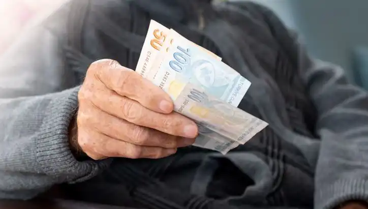 Emekli İkramiyesi 4 Bin TL Oluyor: Yeni Teklif Yarın Genel Kurul'da Onaylanacak